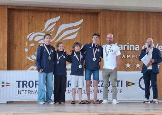 Elyn représente l'YCPR en team race au Trofeo Marco Rizzoti à Venise - Optimist