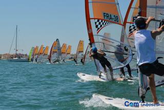 Hold-up du YCPR en Minimes à l'interligue Windsurf glisse ! Et résultats de l'interligue d'Optimist