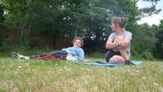 Lili et Violette sur l'une des 5 étapes de la Coupe du monde de voile