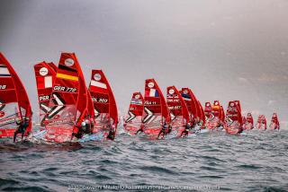 Tom Arnoux champion international -21 ans, Marion Couturier prend son envol - IQ Foil