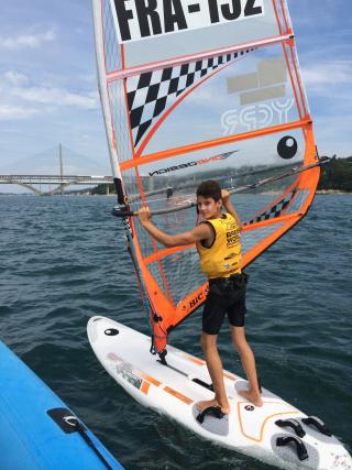 Tom Arnoux champion du monde de planche à voile ! 