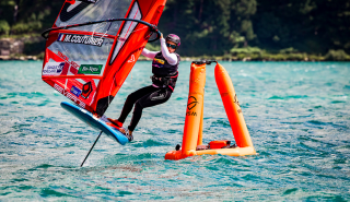 Tom Arnoux et Marion Couturier grimpent l'échelle mondiale - IQ Foil