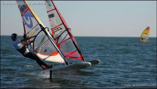 Tom Arnoux se lance dans les compétitions sur foil