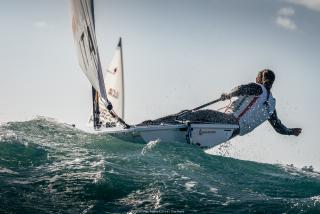 Vague de bonheur en rade Sud - Magic Regatta ILCA 6 & 7