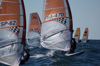 Jour 2 sur la Med Cup 13 Windsurf